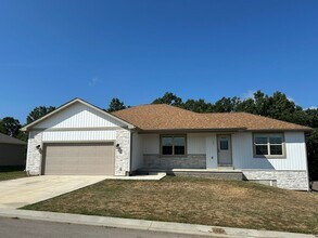 Building Photo - 128 La Vista Dr