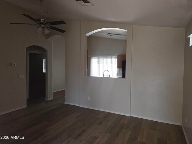 Building Photo - 1410 S 107th Ln