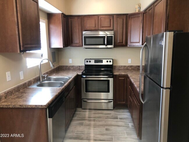 Foto del edificio - 2838 E Tracy Ln