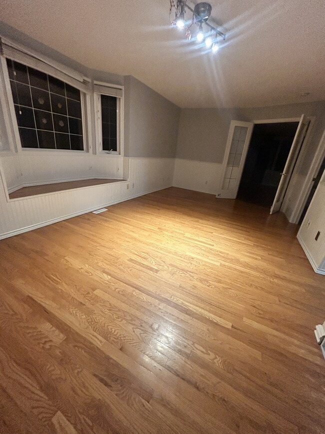 Building Photo - 7853-7826 26 Ave NW