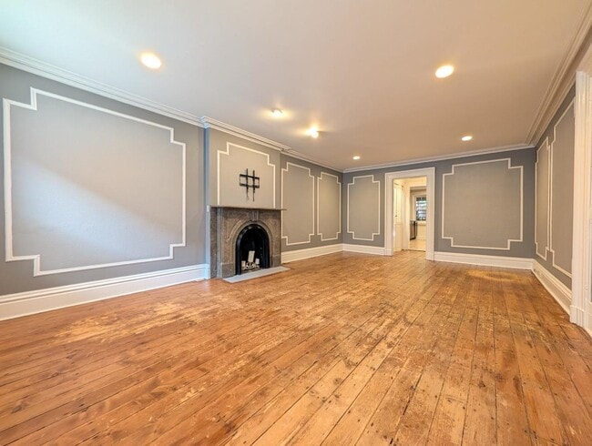 Building Photo - 136 Mercer St