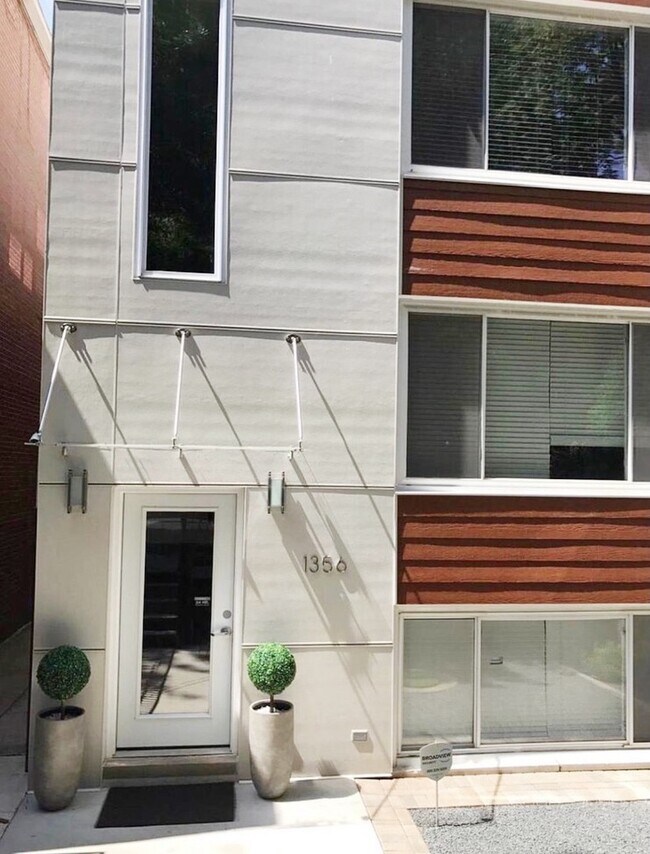 Foto del edificio - 1356 N Cleveland Ave