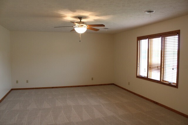Foto del edificio - 3 bed 2 bath in Ogden