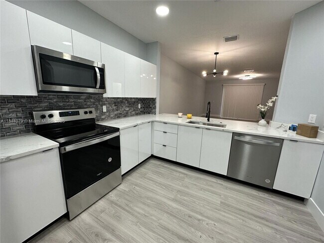 Foto del edificio - 2764 SW 83rd Ave