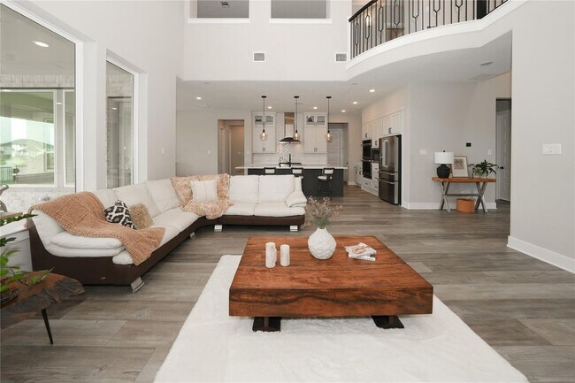 Foto del edificio - 413 Stratus View Ct