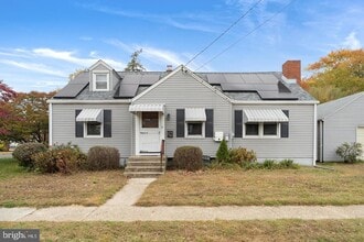 Building Photo - 6324 Roosevelt Ave