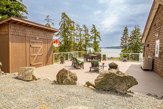 Building Photo - Furnished Greenbank Home with Water View and Bocce Ball!