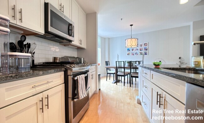 Building Photo - 1601 Beacon St