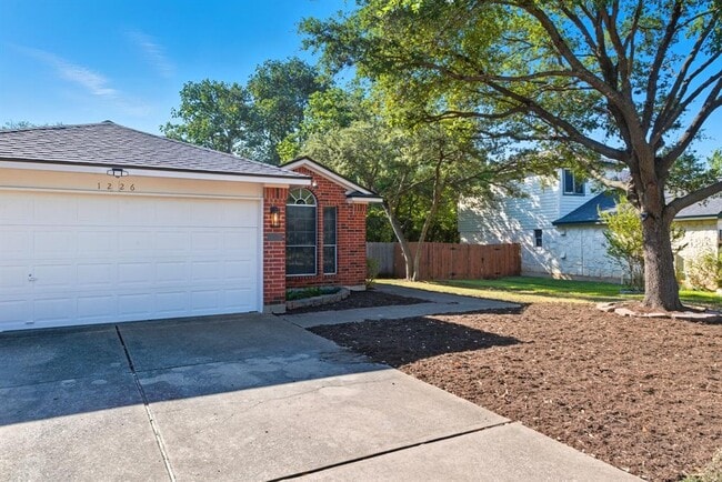 Foto del edificio - 1226 Brashear Ln