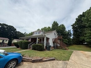 Building Photo - 120 W Presnell St