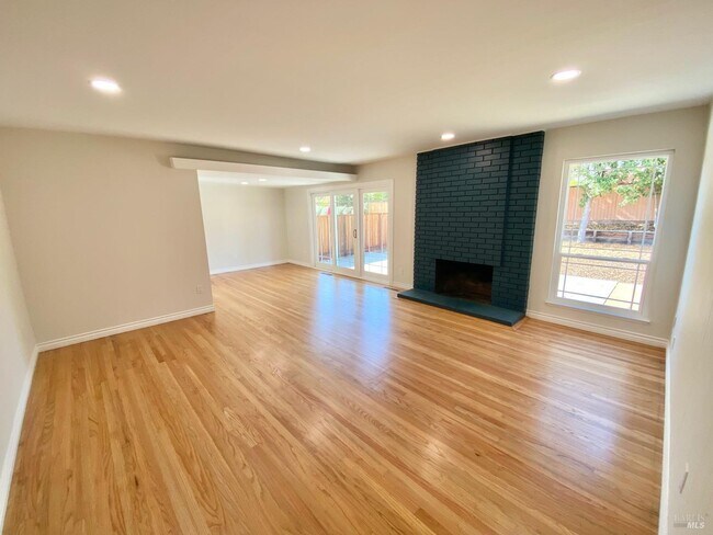 Building Photo - 252 San Felipe Way