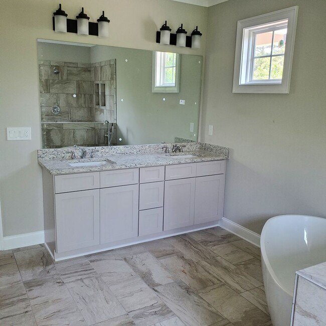 Foto del edificio - COMING SOON! Stunning New Home in Prime Mi...