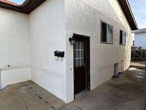 Building Photo - 904 1st St E