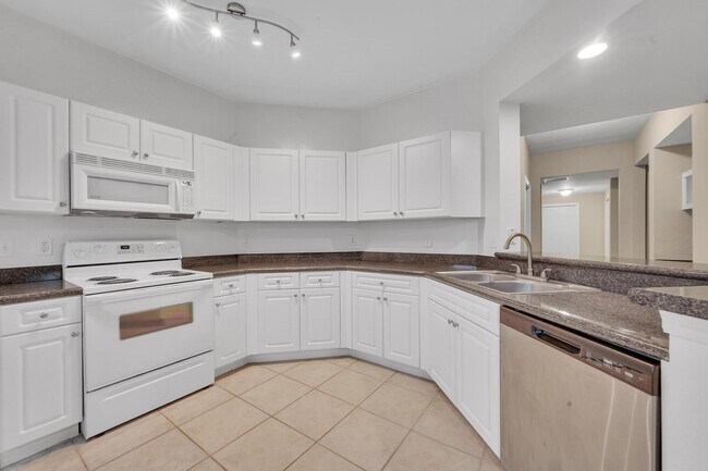 Foto del edificio - 563 SE Prescott Pl