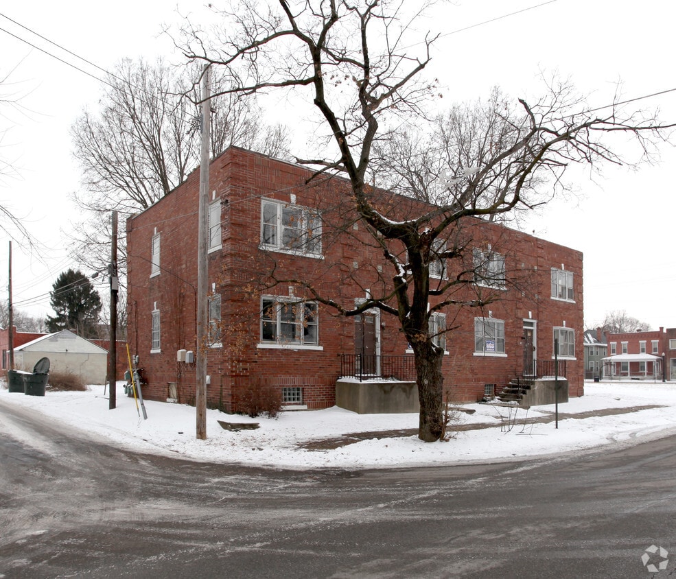 Building Photo - 450-452 Fairwood Ave