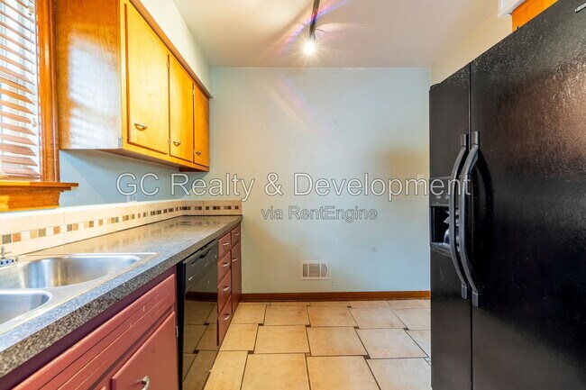 Foto del edificio - 751 Spring Rd