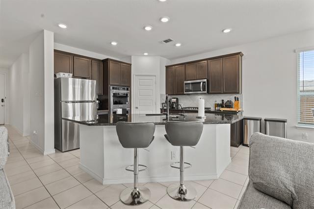 Foto del edificio - 925 West Dr