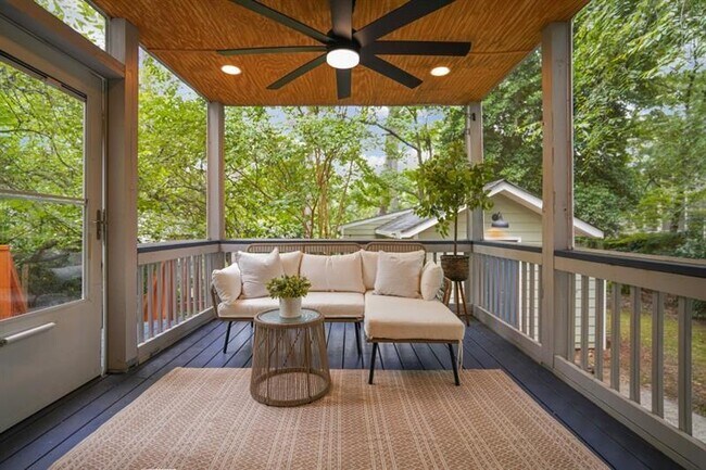 Foto del edificio - 615 Sycamore Dr