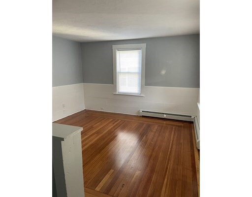 Primary Photo - 36 Oak St