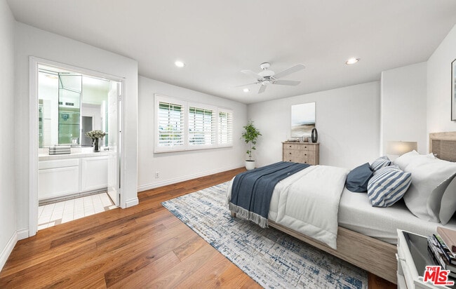 Building Photo - 2333 Oak St