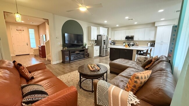 Spacious great room - 27 Rogers Ln Spacious great room - 27 Rogers Ln