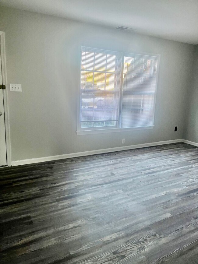 Foto del edificio - 3 Bedroom Townhouse Fredericksburg/Spotsylvania County