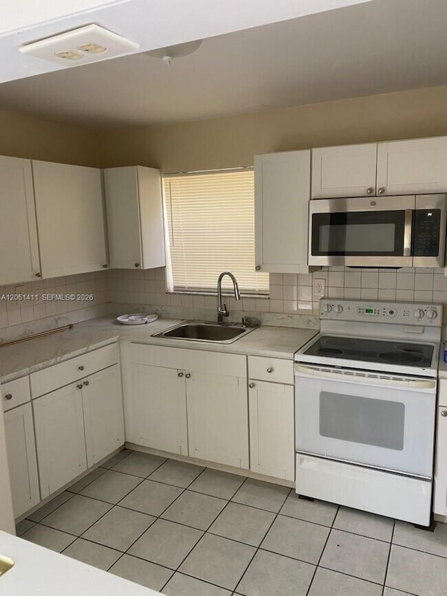 Building Photo - 27922 SW 130th Ct