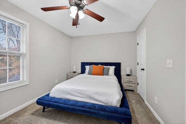 Foto del edificio - 150 Fairview Ln