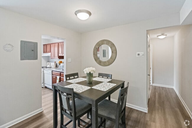 2BR, 1BA - 833SF - Dining Room - Flats of Forestville Apartments