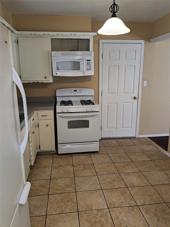 Foto del edificio - 1404 Heather Ln