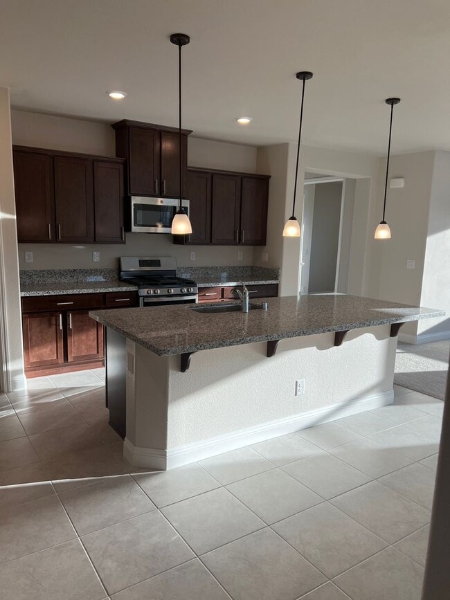 Building Photo - Newer home  in Spanish Springs