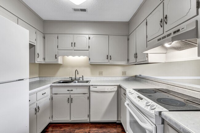Foto del edificio - 1434 Montvale Station Rd