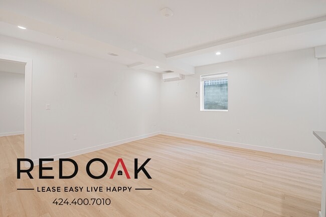 Building Photo - 6738 Independence Ave