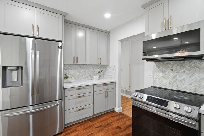 Foto del edificio - Beautifully Updated 3BR Campbell Home with Spacious Backyard