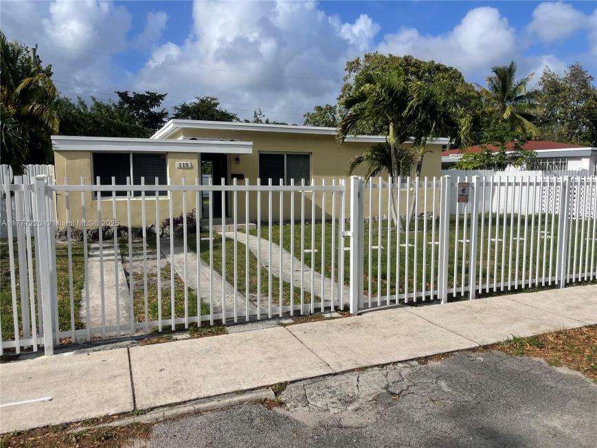 Foto principal - 115 NW 120th St