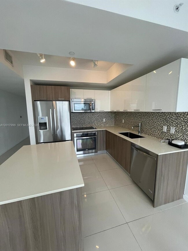 Building Photo - 5300 Paseo Blvd