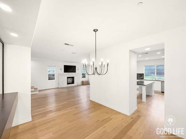 Foto del edificio - Great 4B/3BA House Available for Lease in ...