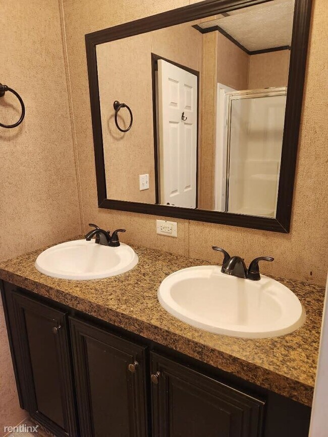 Building Photo - 3 br, 2 bath Mobile Home - 1565 County Roa...
