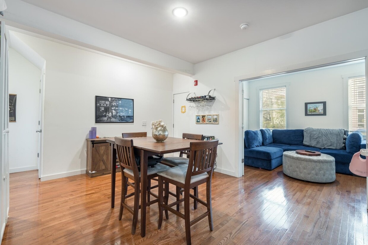Primary Photo - 324 4th St