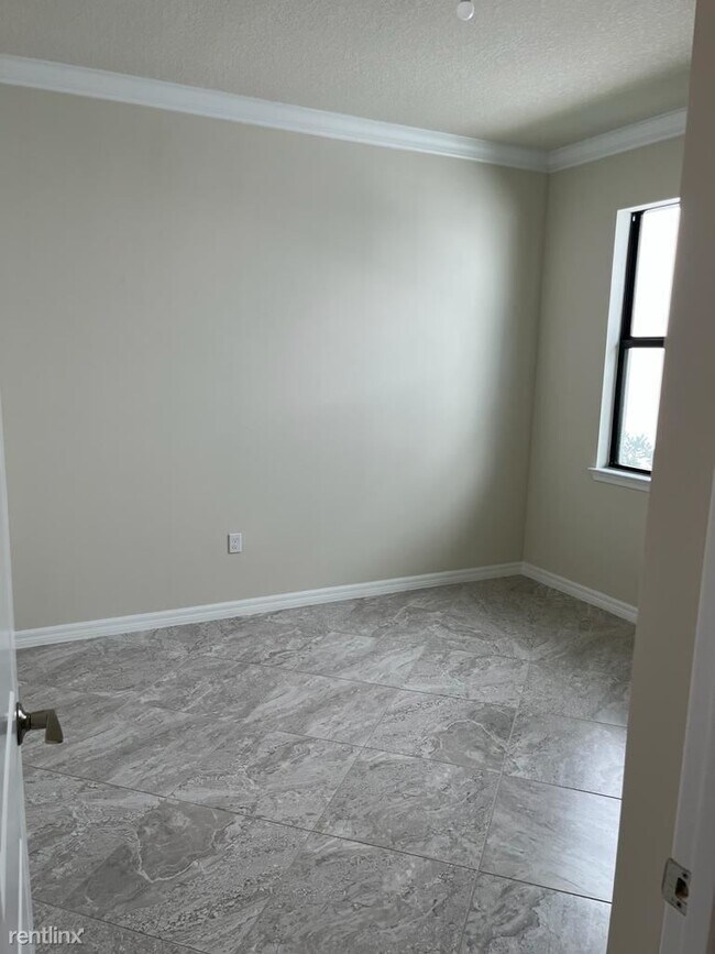 Foto del edificio - 4 br, 2 bath House - 4762 Roland Court