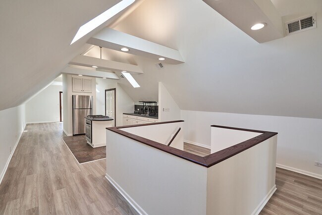 Building Photo - 4861 W Dakin St