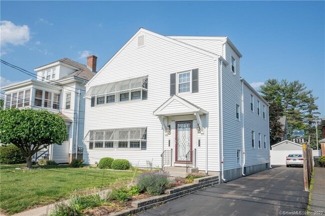 Building Photo - 82 Lancaster Rd