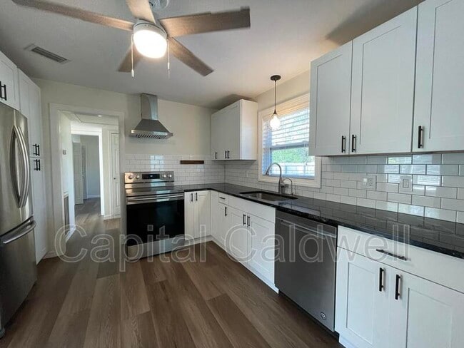 Building Photo - 1609 San Mateo Dr