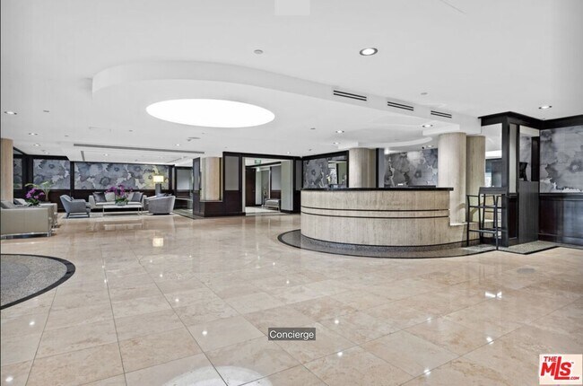 Foto del edificio - 200 N Swall Dr