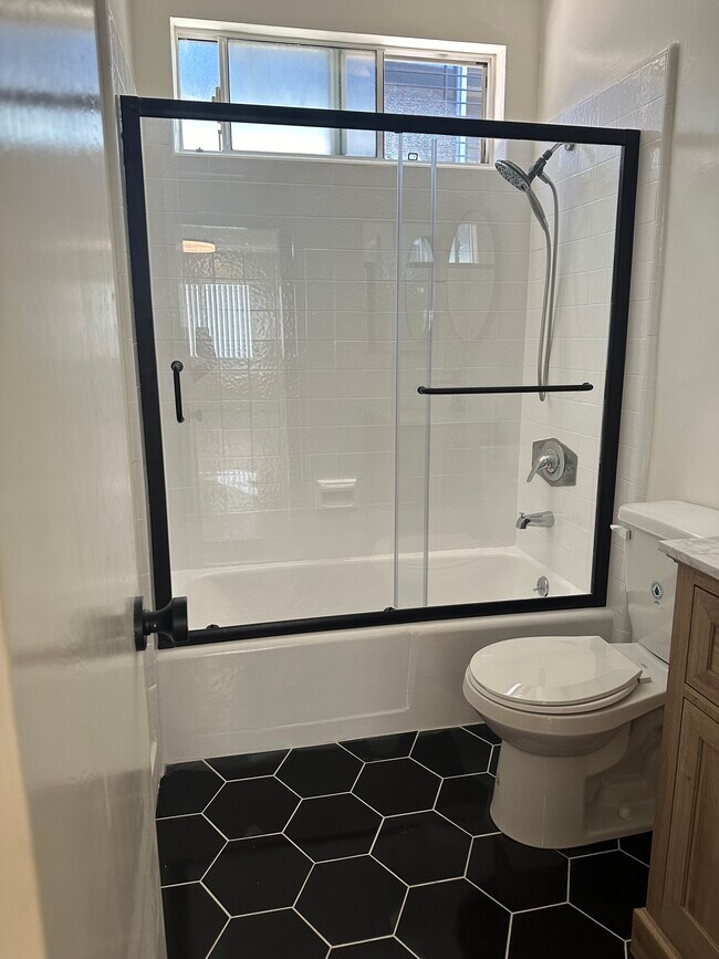 9338 National Blvd Unit 4, Los Angeles, CA 90034 Apartments in Los