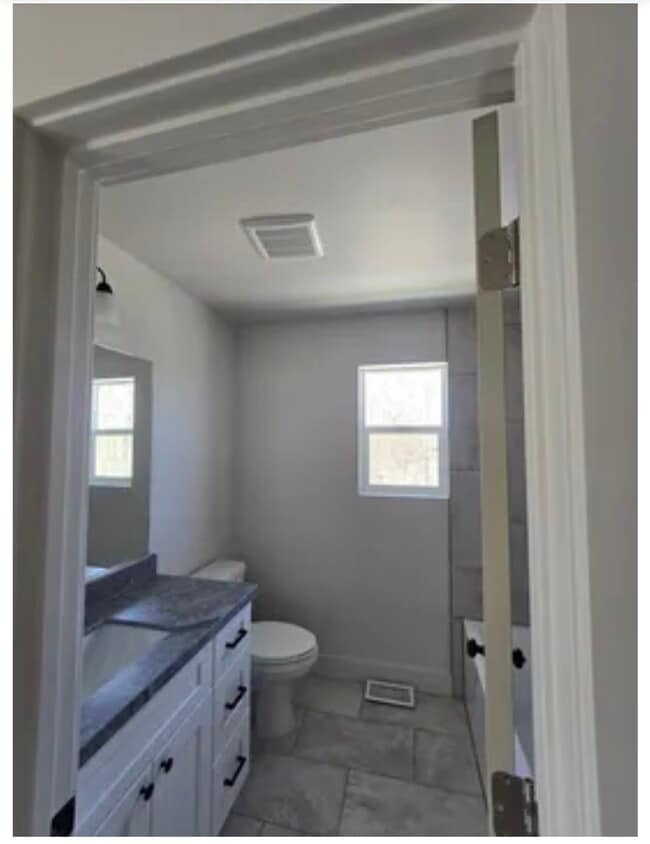 2nd bathroom - 1168 Jasper Loop