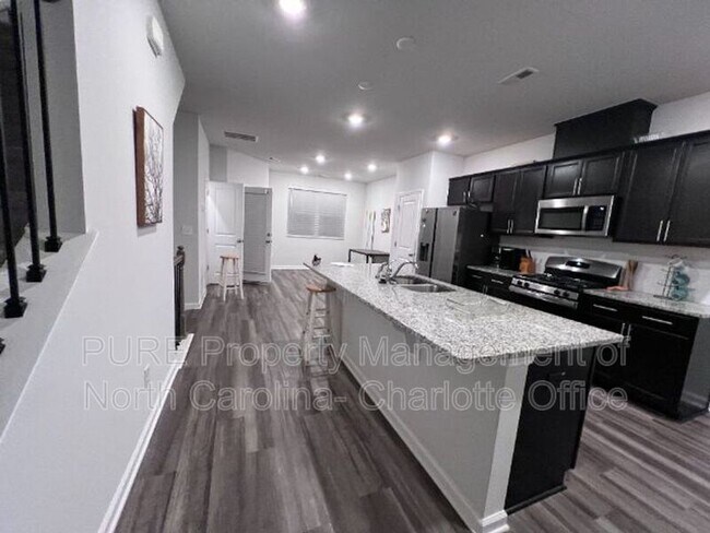 Foto del edificio - 4945 Southern Magnolia Dr
