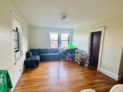 Building Photo - 349A Pleasant St