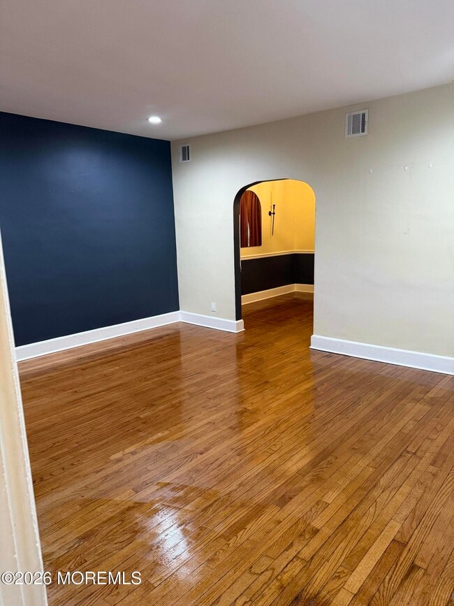 Building Photo - 12 Frances Pl