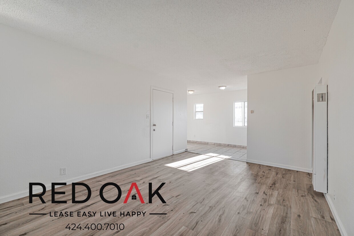 Foto principal - 850 W 83rd St